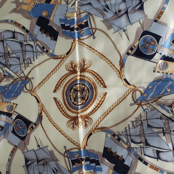 R-2147- Nautical Women's Scarf Blue Cream Colors NWT - Picture 4 of 8